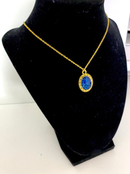 Lovely Shades of Blue Pendant and Necklace